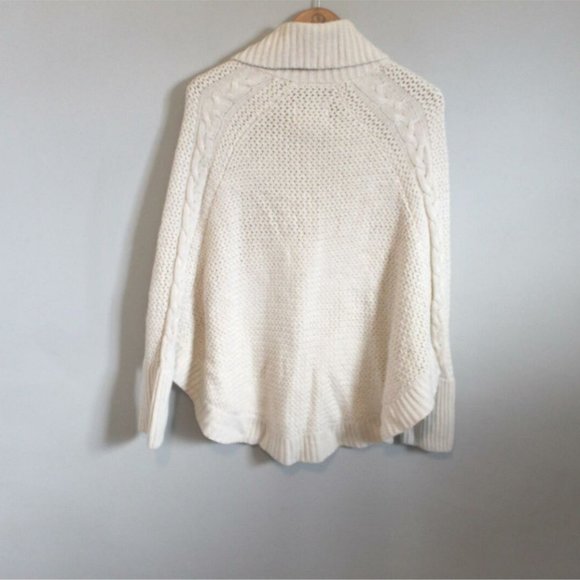 UGG Cable Knit Button Maribeth Cape Poncho Sweater Cream Size XS / S H12016 - Picture 9 of 12